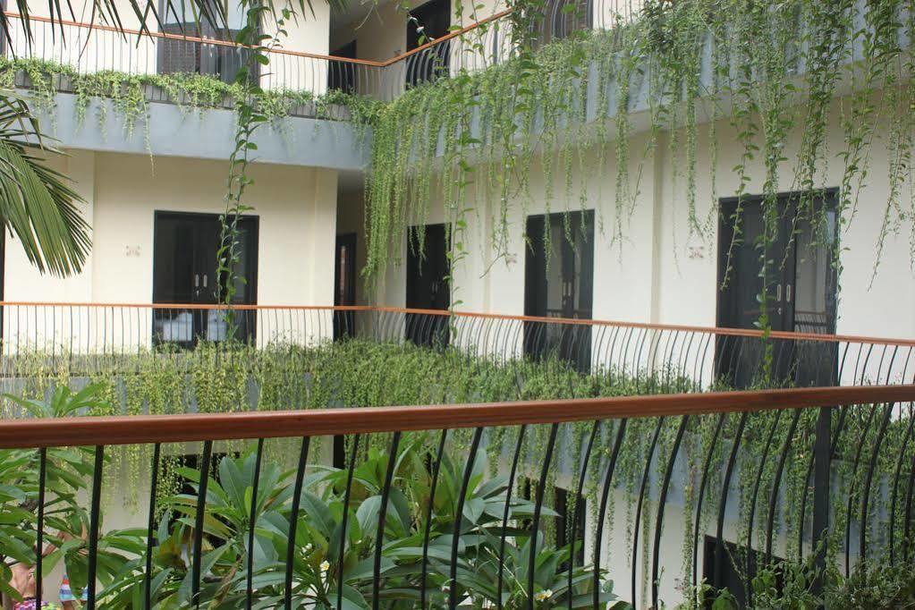 Zuk Hotel Легиан Екстериор снимка
