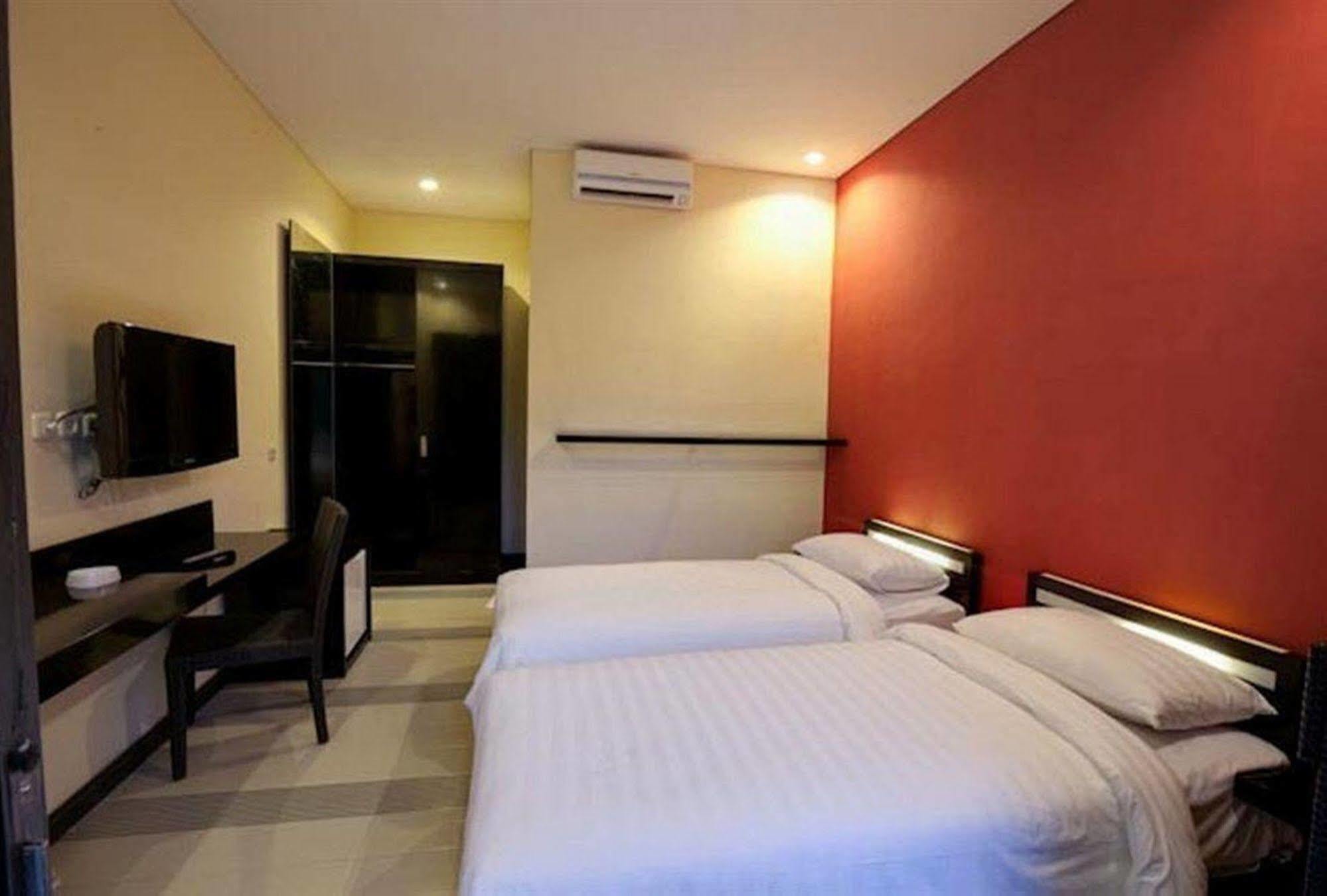 Zuk Hotel Легиан Екстериор снимка