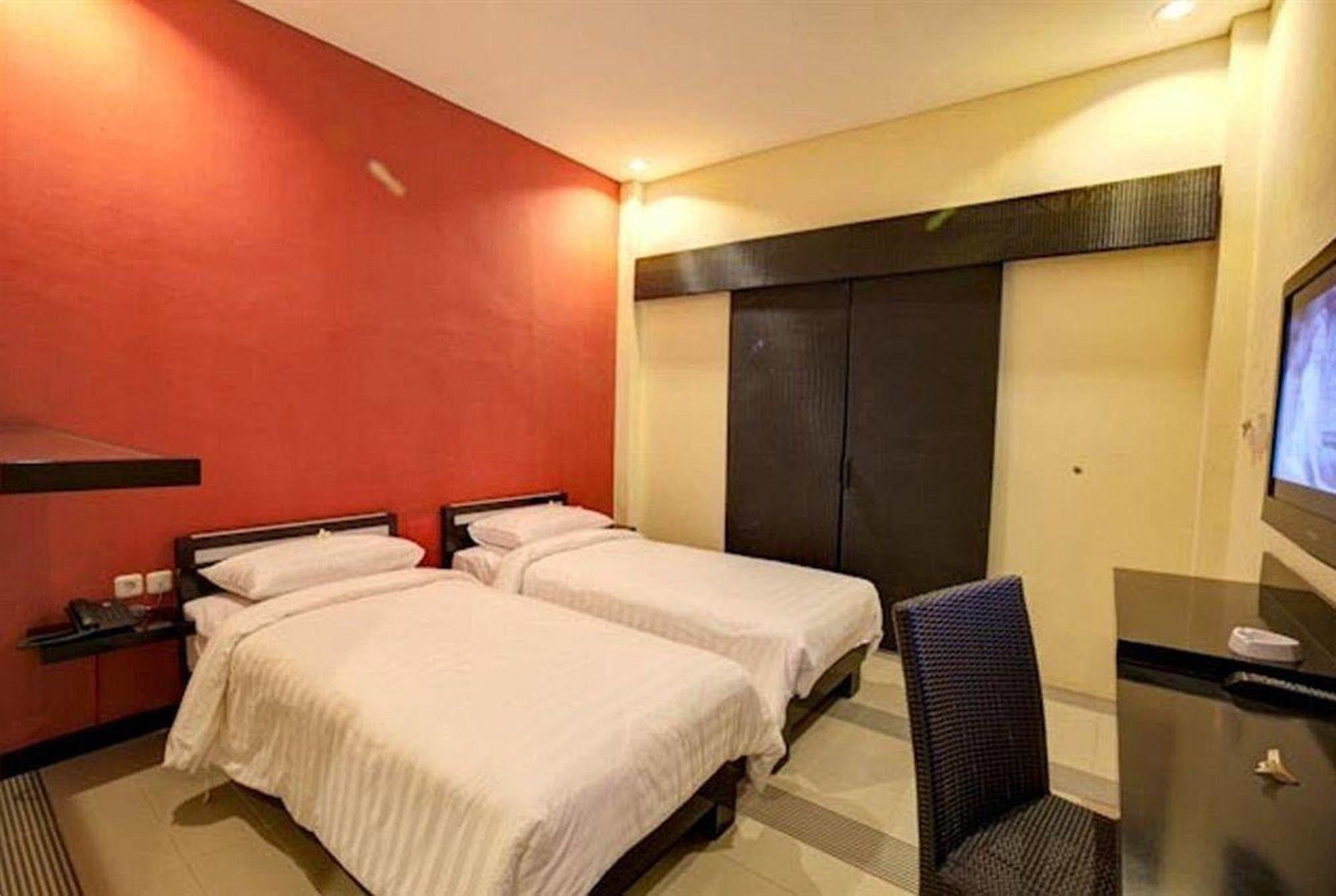 Zuk Hotel Легиан Екстериор снимка