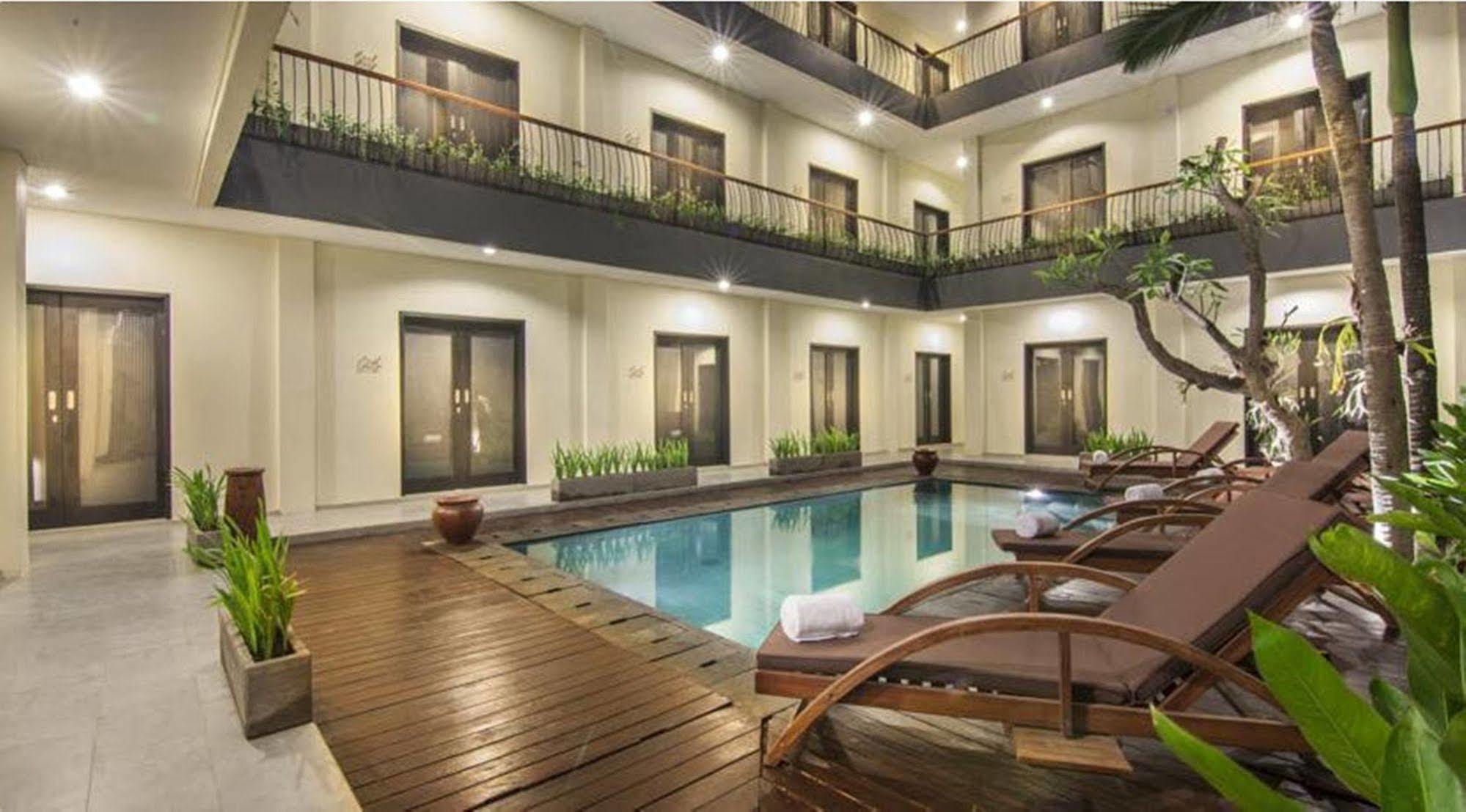 Zuk Hotel Легиан Екстериор снимка
