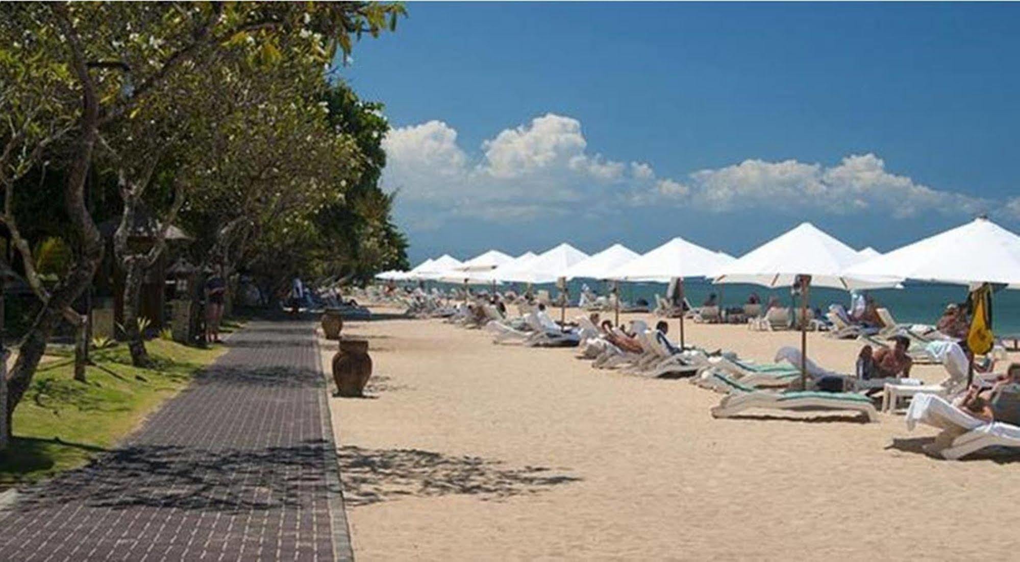 Zuk Hotel Легиан Екстериор снимка